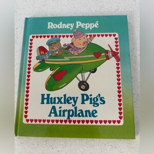 Huxley Pig's Airplane. Rodney Peppé
Children’s Hardcover Book Vintage
